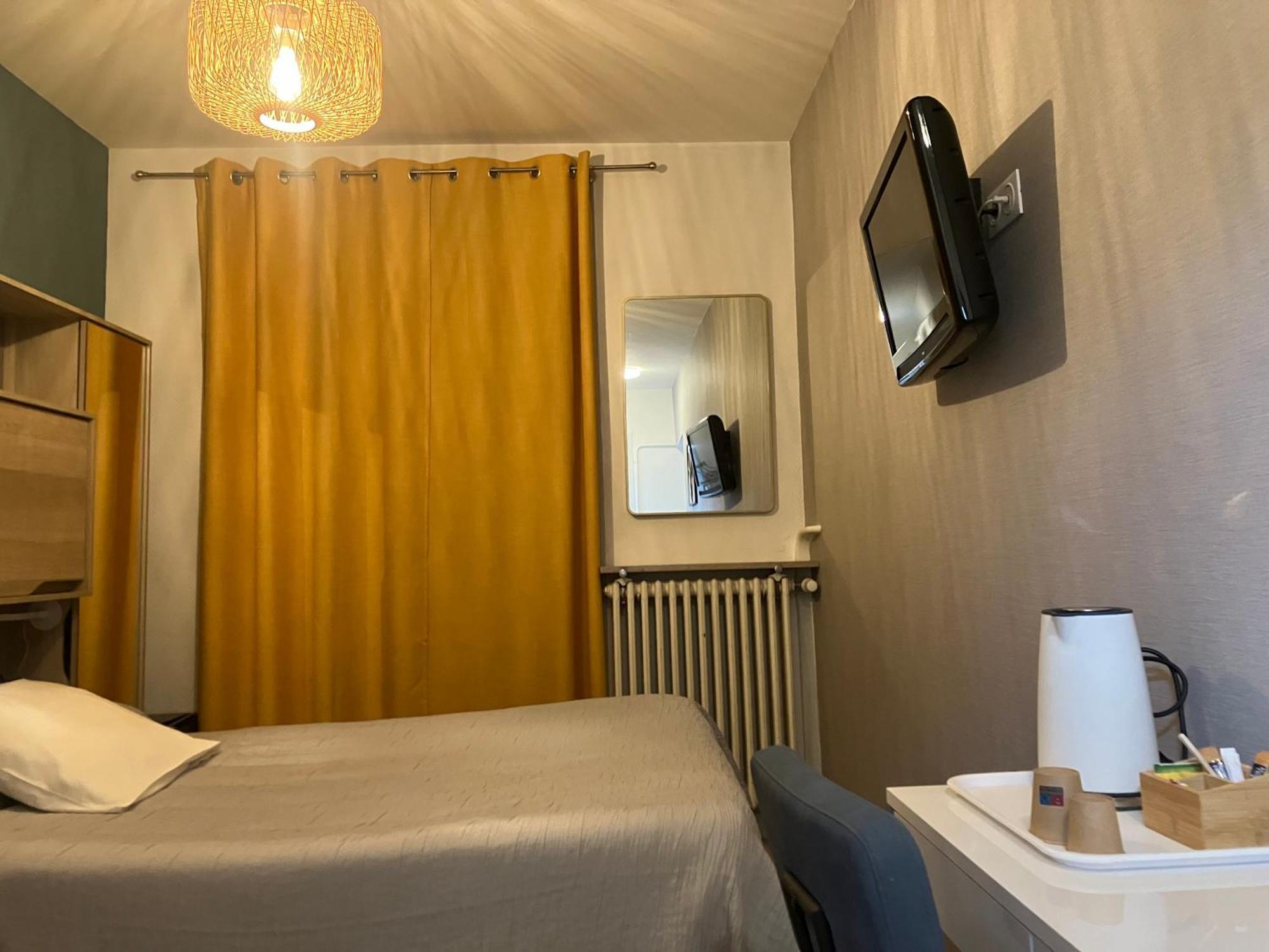 Hotel Du Nord Chambres Familiales Fontaines  Exteriör bild