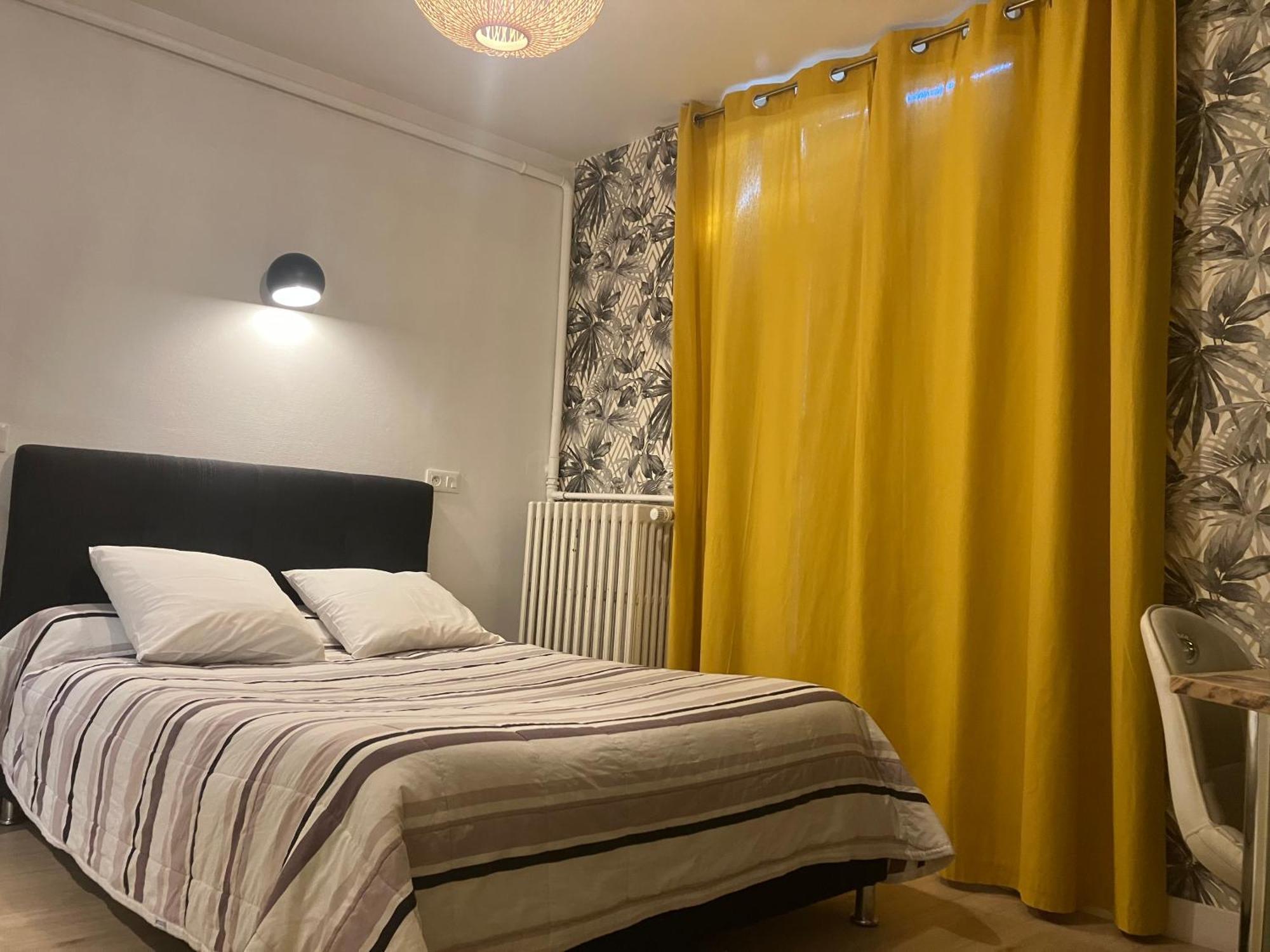 Hotel Du Nord Chambres Familiales Fontaines  Exteriör bild